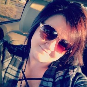 Meet your Posher, Leah